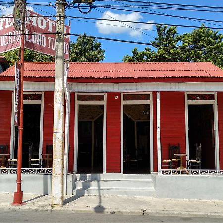 Hotel Loro Tuerto Barahona Ngoại thất bức ảnh