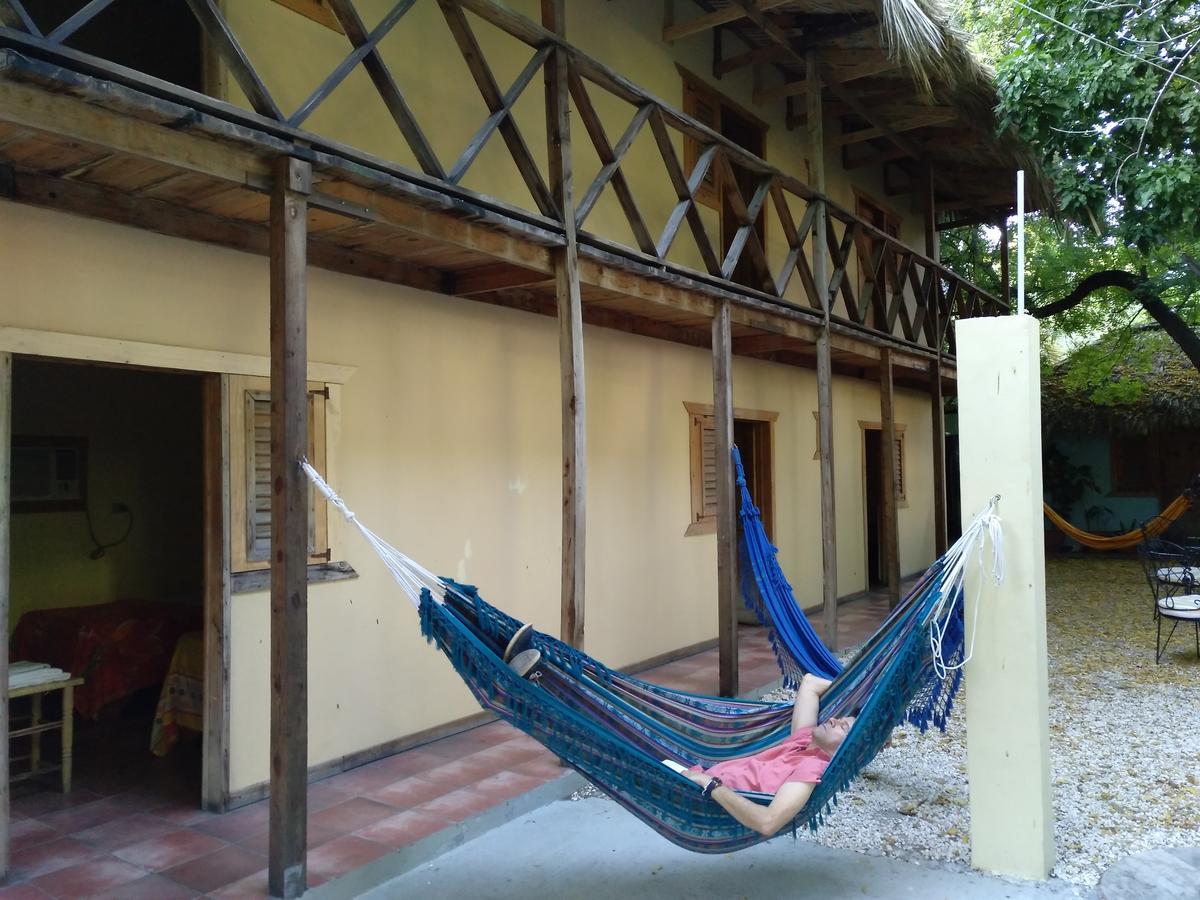 Hotel Loro Tuerto Barahona Ngoại thất bức ảnh