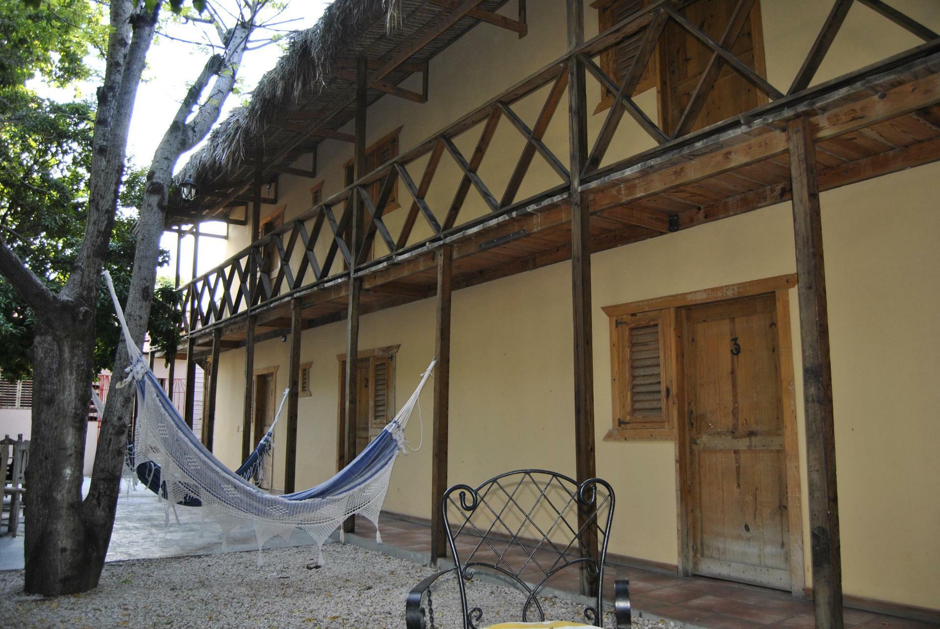 Hotel Loro Tuerto Barahona Ngoại thất bức ảnh
