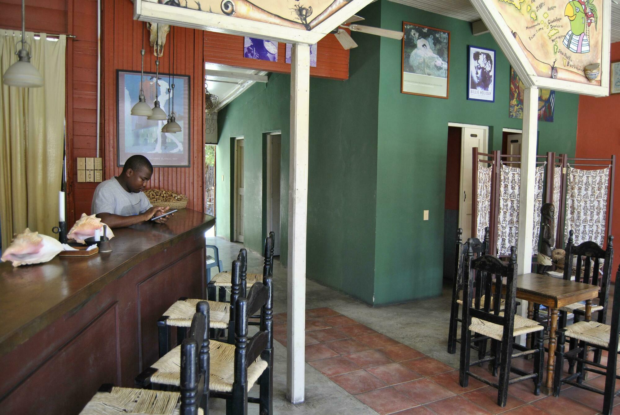 Hotel Loro Tuerto Barahona Ngoại thất bức ảnh
